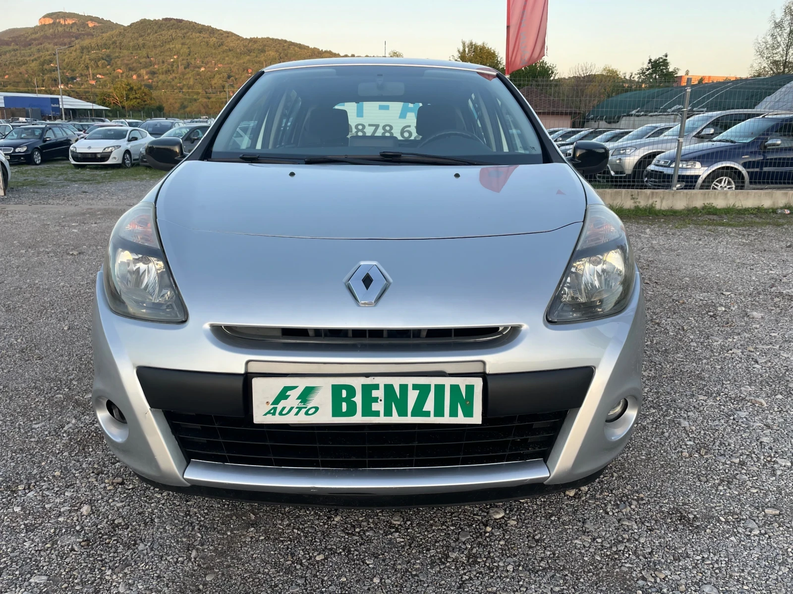 Renault Clio 1.2i-75-NAVI-ITALIA - изображение 2