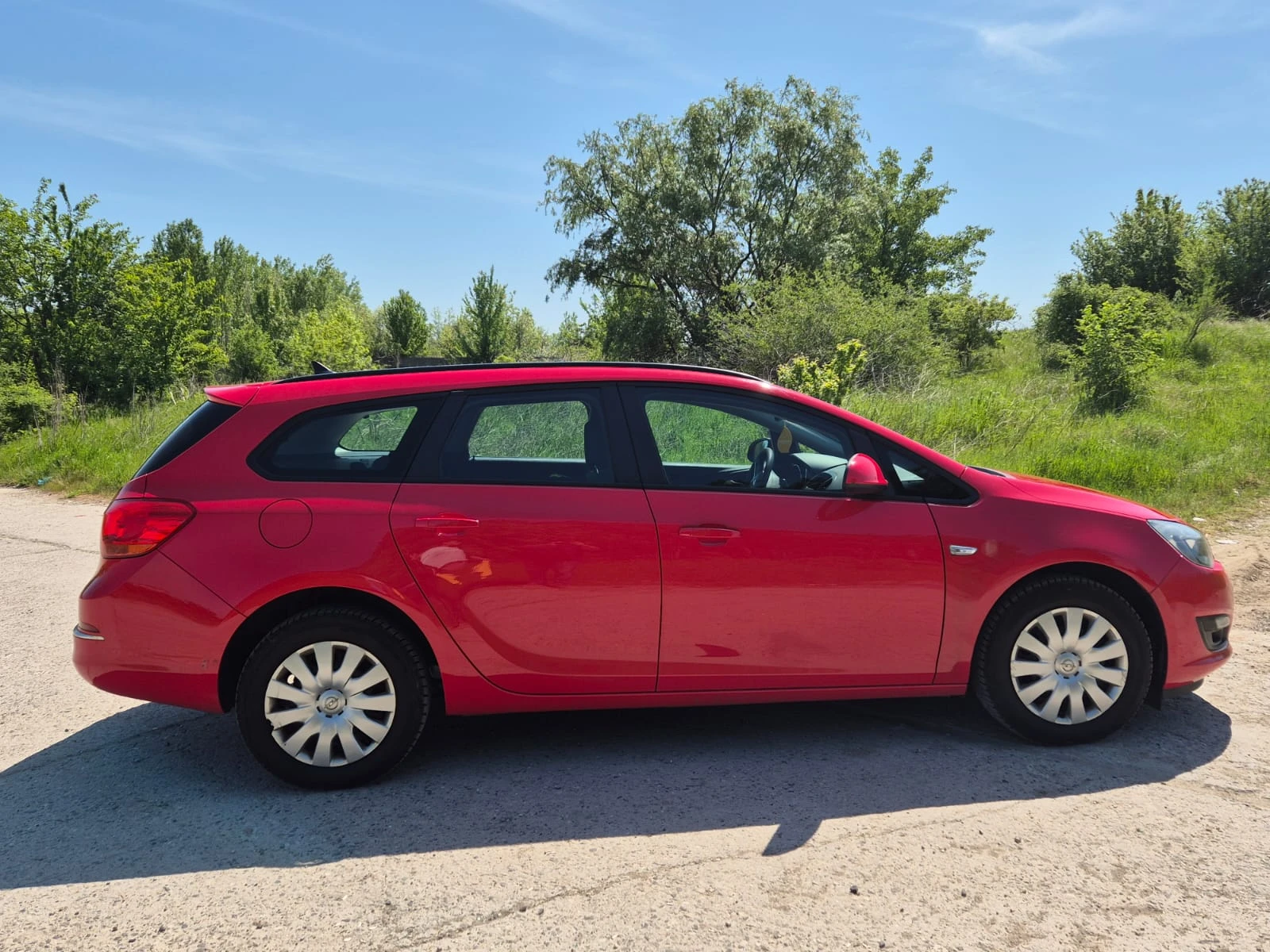 Opel Astra Sports Tourer - изображение 4
