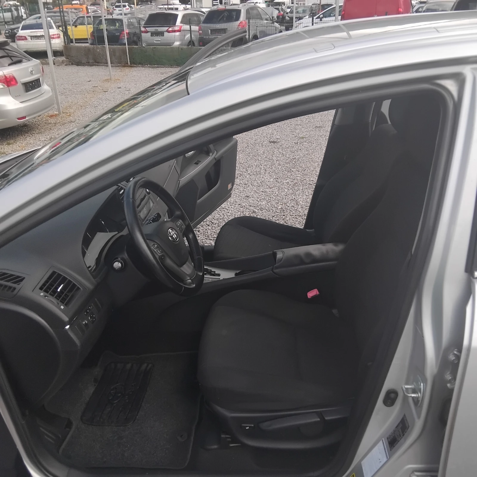 Toyota Avensis 2.2D-4D/150/Euro5 - изображение 9
