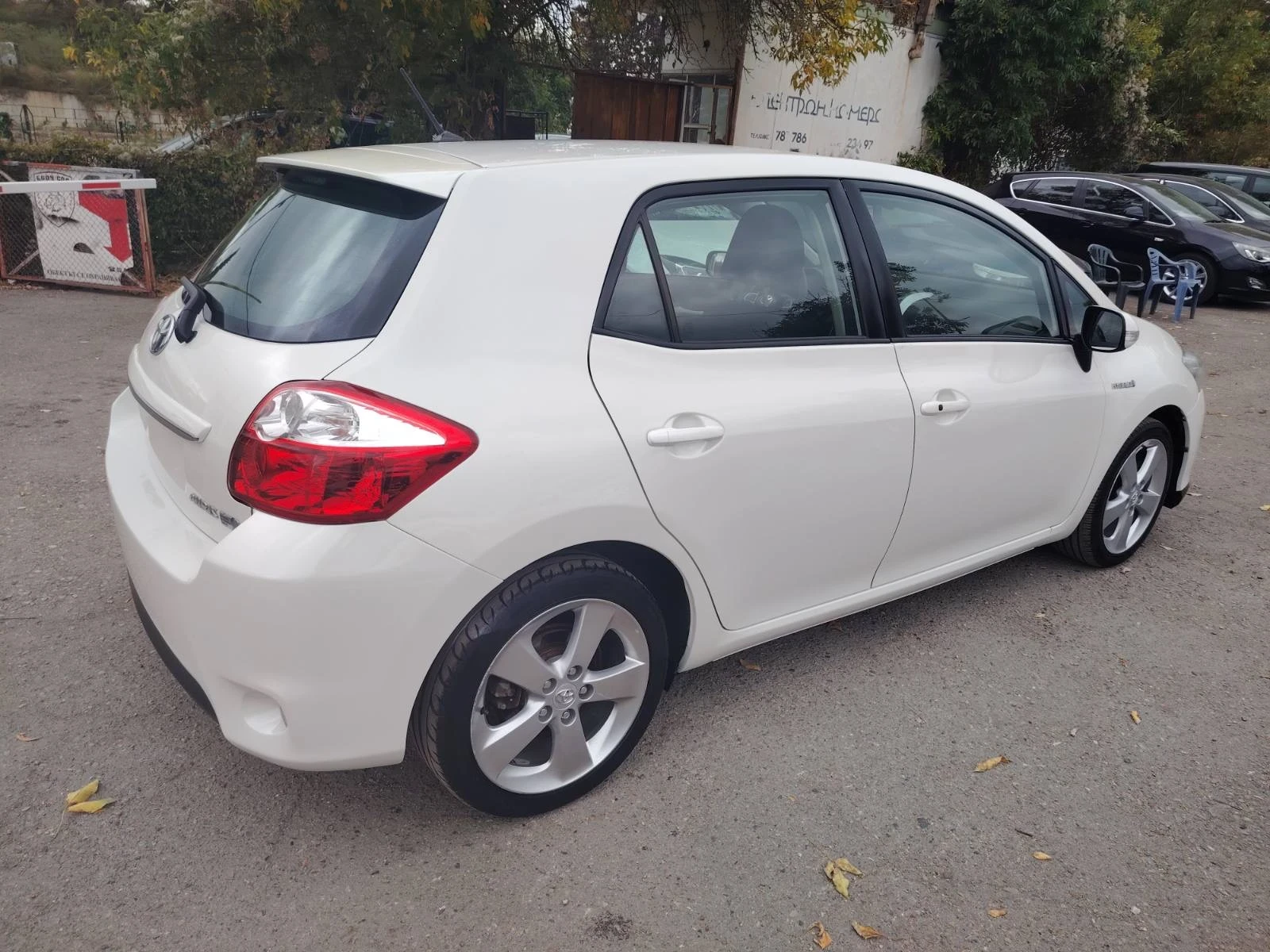 Toyota Auris 1.8i HYBRID 98ks. - изображение 6