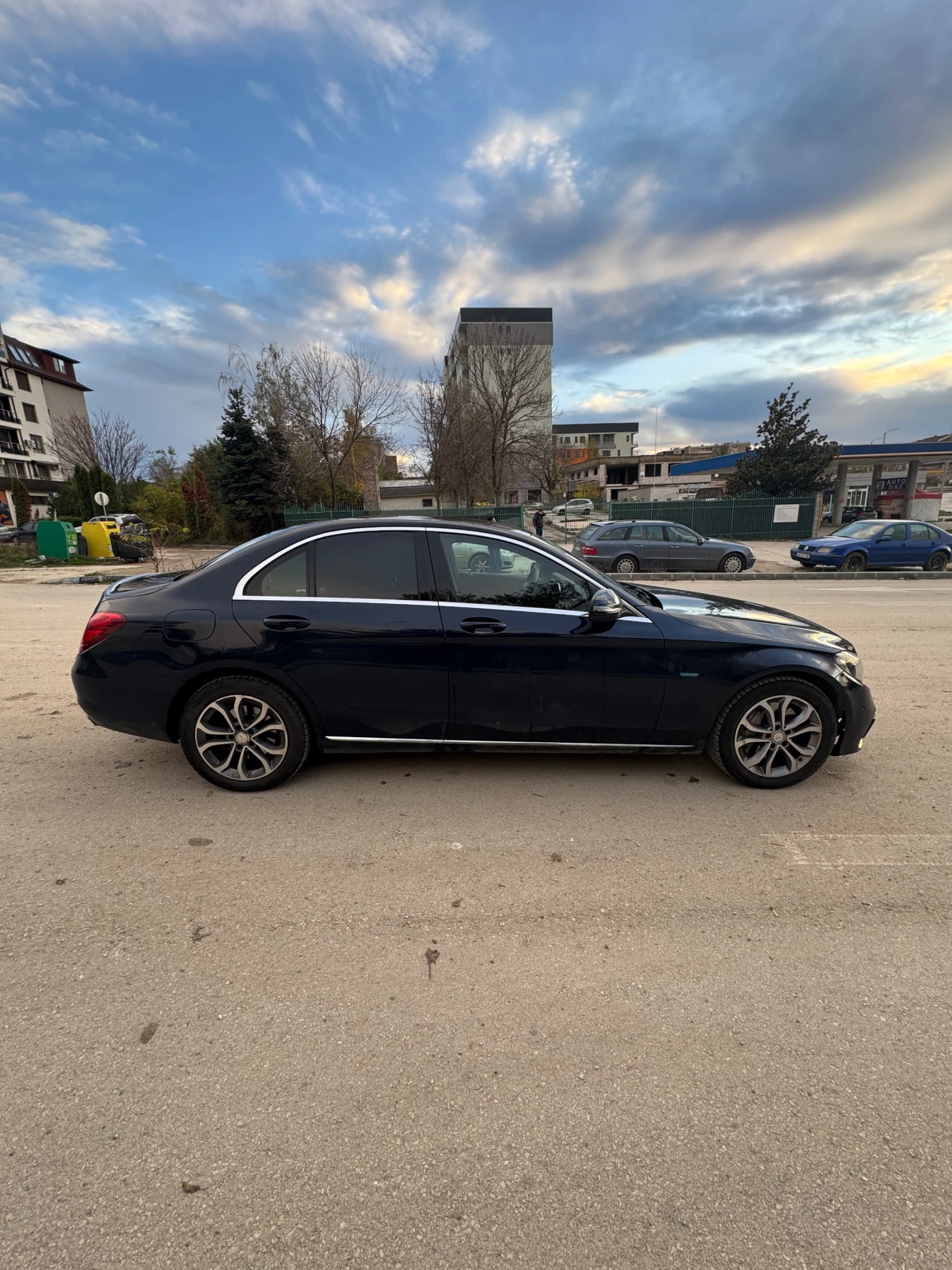 Mercedes-Benz C 350 Plug-in Hybrid - изображение 3