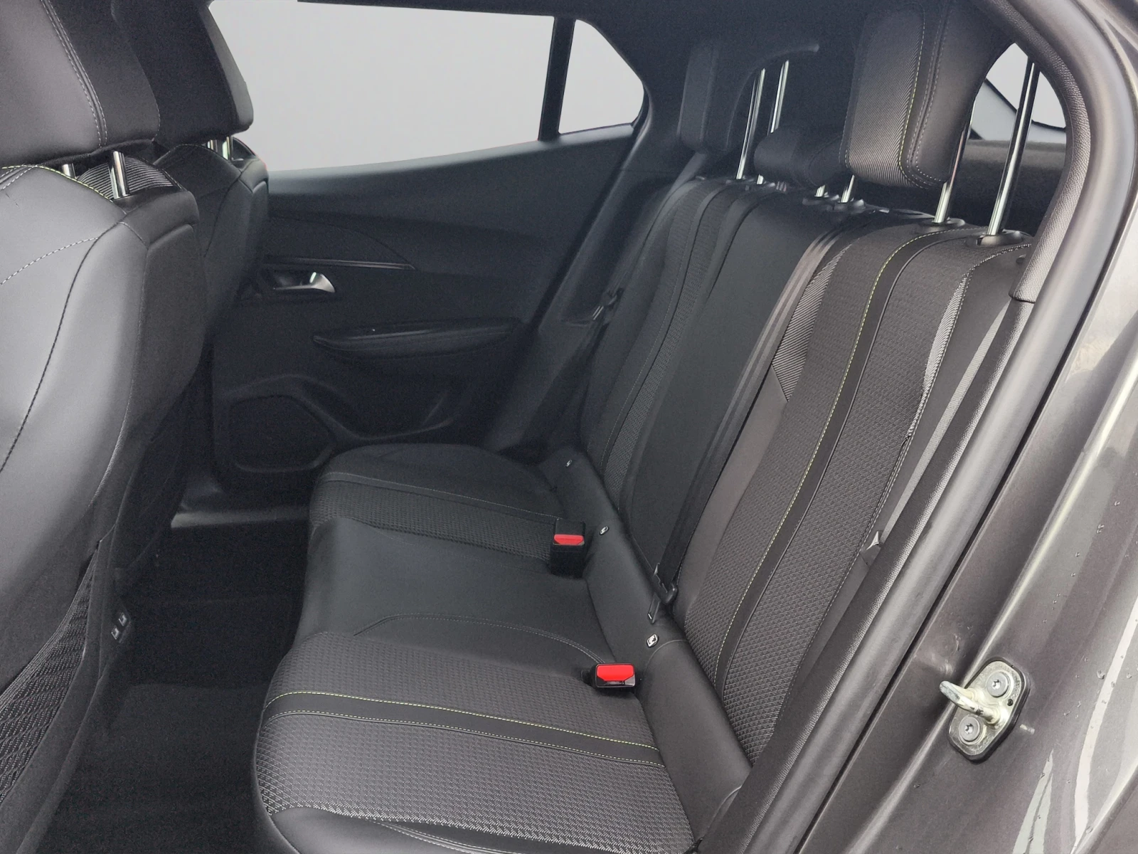 Peugeot 2008 GT 1.2 PureTech 130 BVM6 EURO6//2108R07, снимка 12 - Автомобили и джипове - 53617907