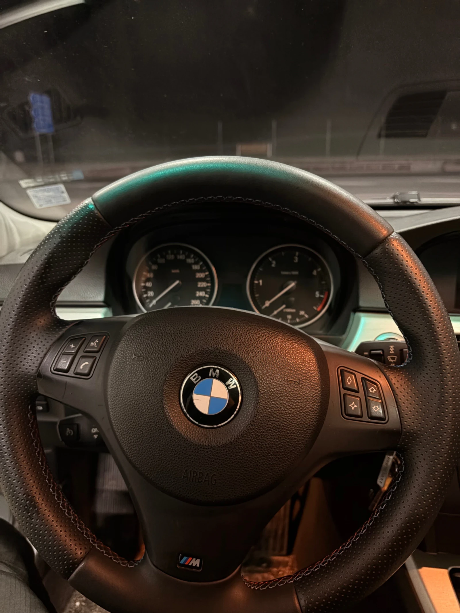 BMW 330, снимка 12 - Автомобили и джипове - 53714641