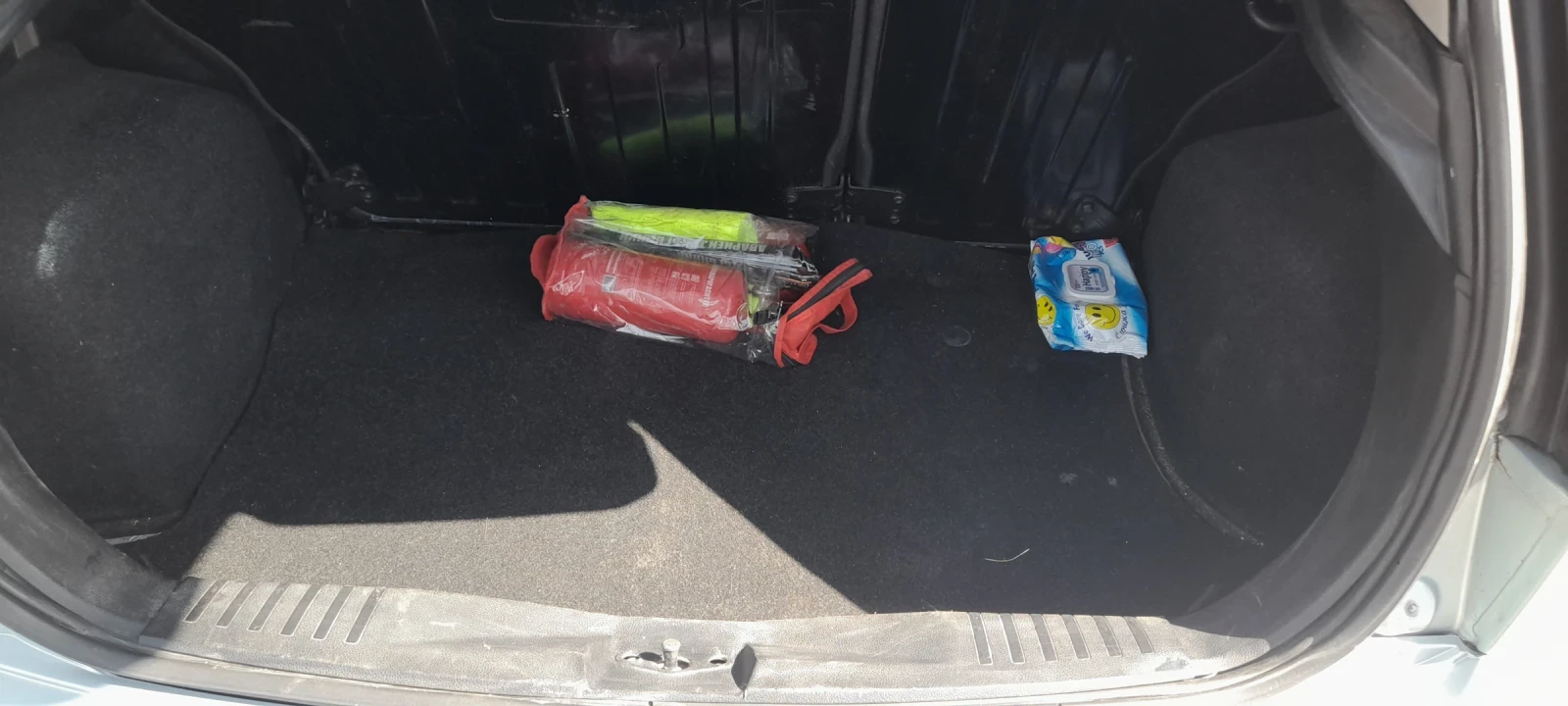 Ford Fiesta 1, 4 D, снимка 8 - Автомобили и джипове - 54228289