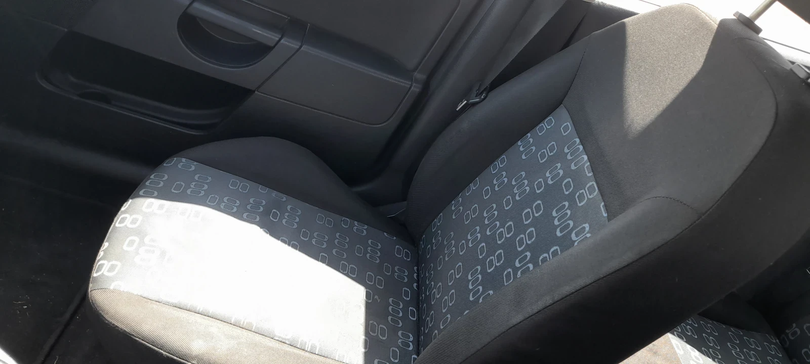 Ford Fiesta 1, 4 D, снимка 13 - Автомобили и джипове - 54228289