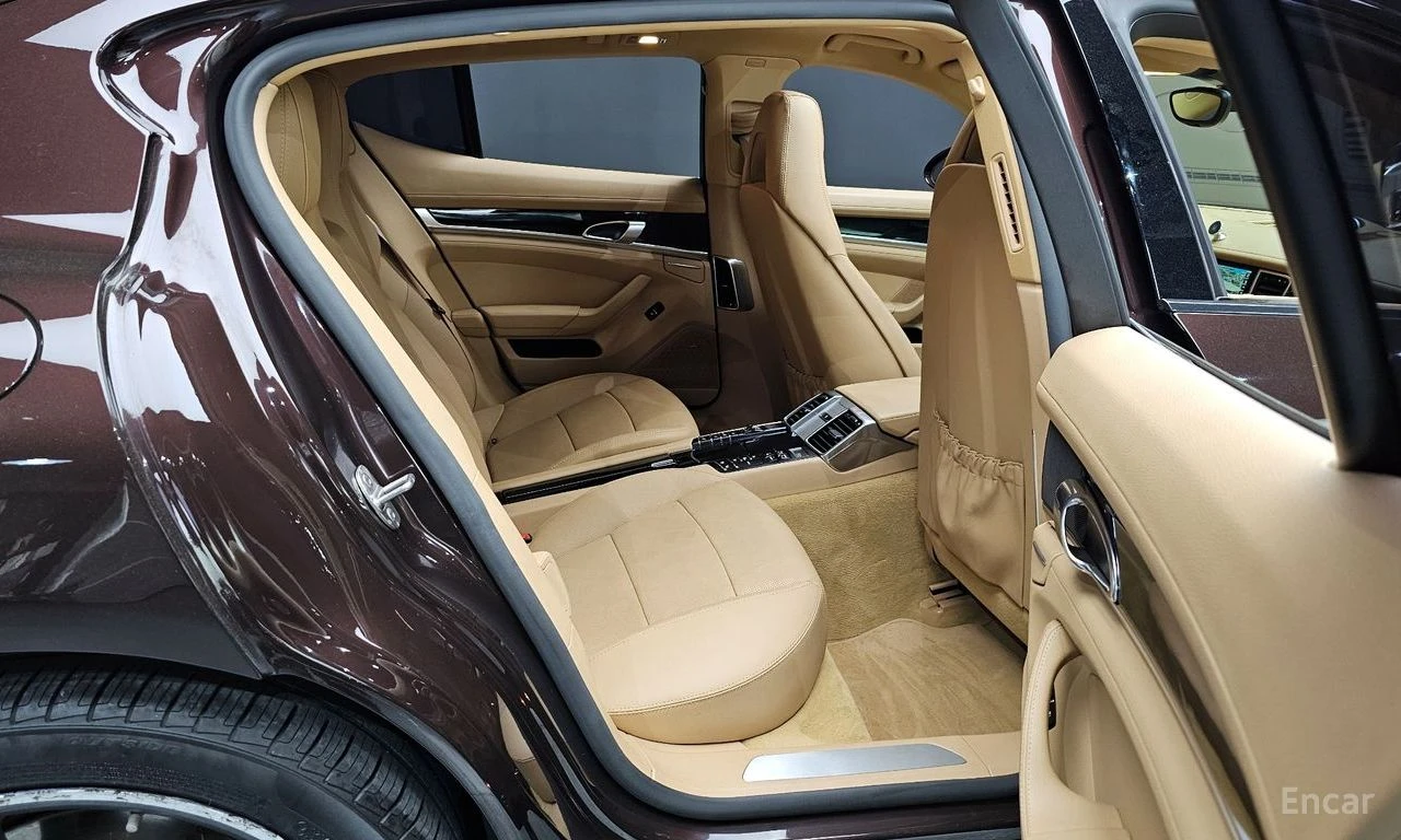 Porsche Panamera 3.6* PDK* CHRONO* 360 КАМЕРИ* ПОДГРЕВ* ОБДУХВАНЕ, снимка 15 - Автомобили и джипове - 54381322
