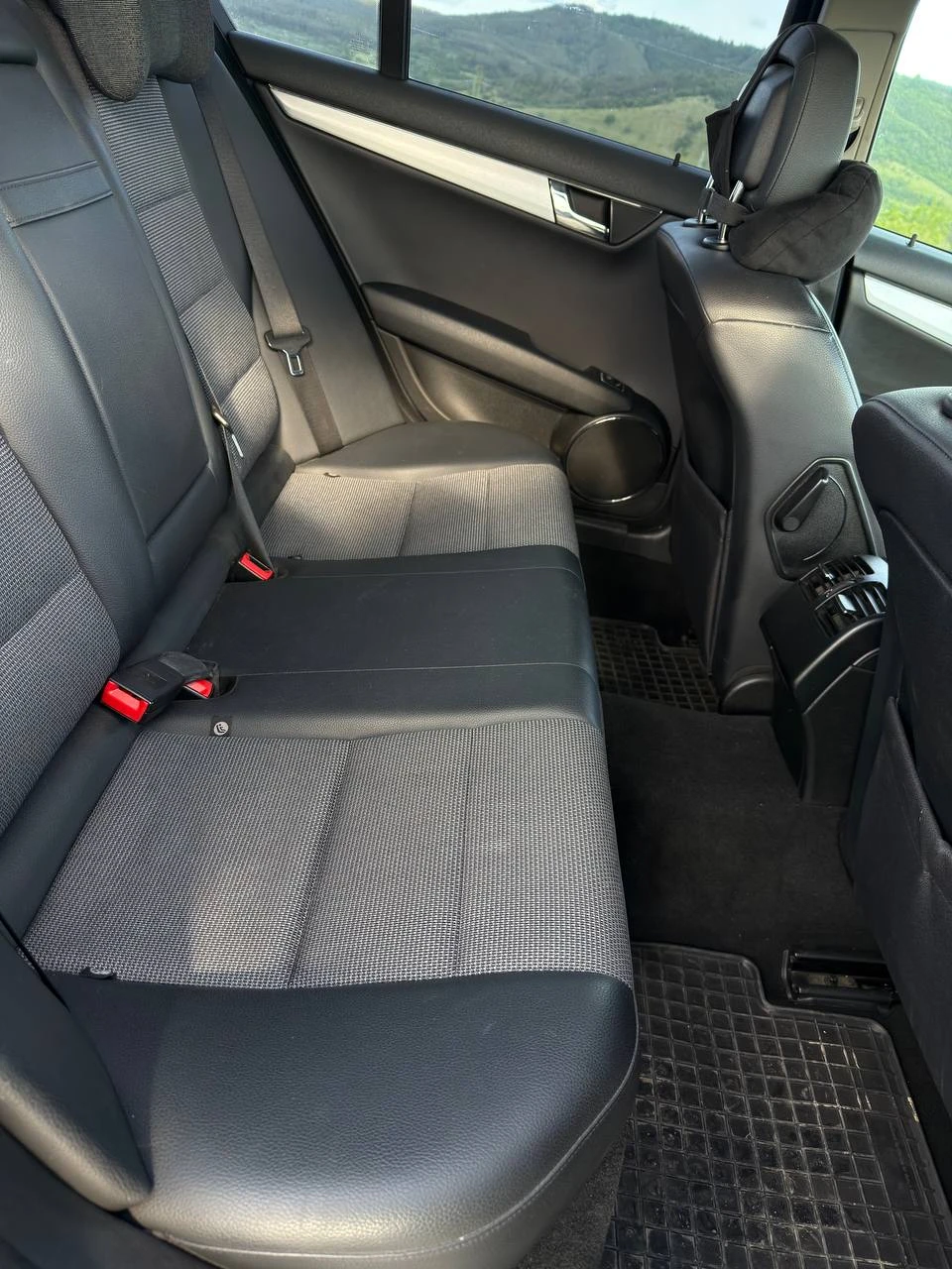 Mercedes-Benz C 220, снимка 15 - Автомобили и джипове - 54671395