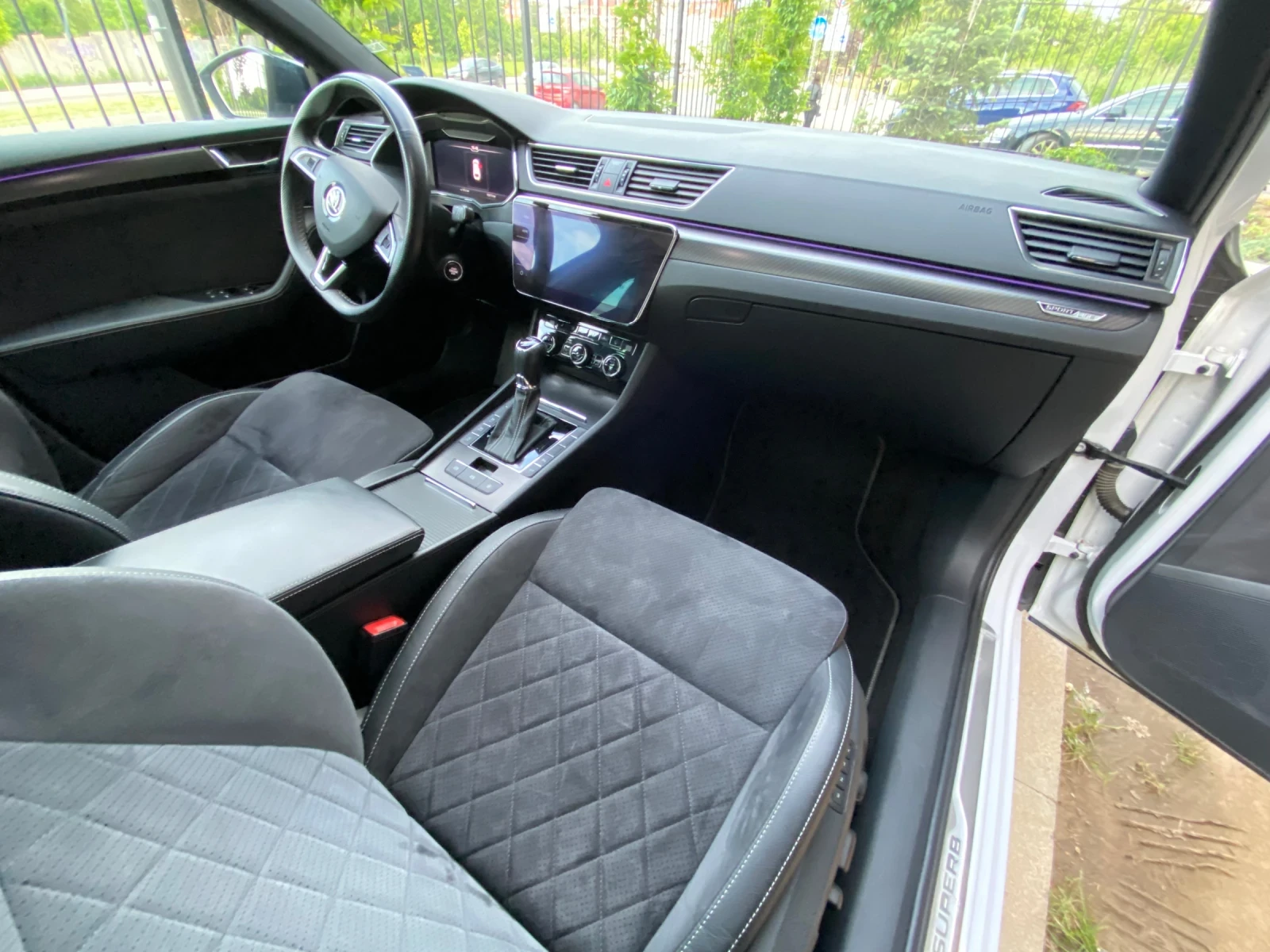 Skoda Superb Sportline, снимка 16 - Автомобили и джипове - 54726524