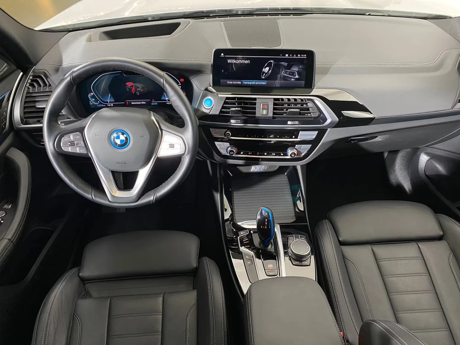 BMW iX3 IMPRESSIVE/286HP/PANO/H&K/MEMO/CAM/HUD/NAVI/393q, снимка 7 - Автомобили и джипове - 54855200