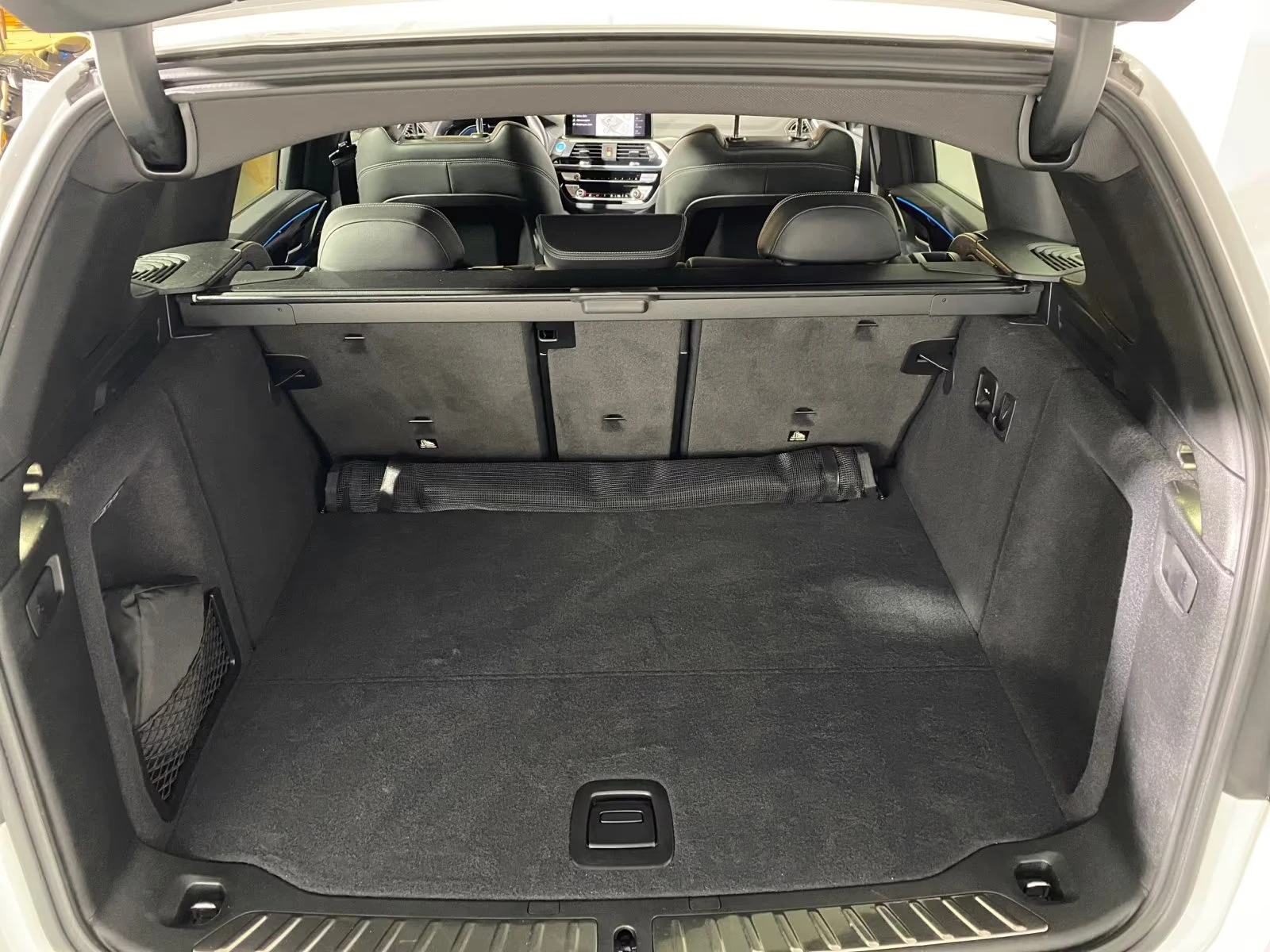 BMW iX3 IMPRESSIVE/286HP/PANO/H&K/MEMO/CAM/HUD/NAVI/393q, снимка 14 - Автомобили и джипове - 54855200