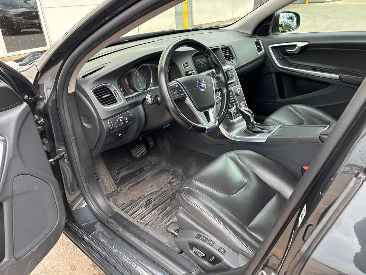 Volvo S60 * T5 Special Edition Premier* АВТОКРЕДИТ* , снимка 5 - Автомобили и джипове - 55023436