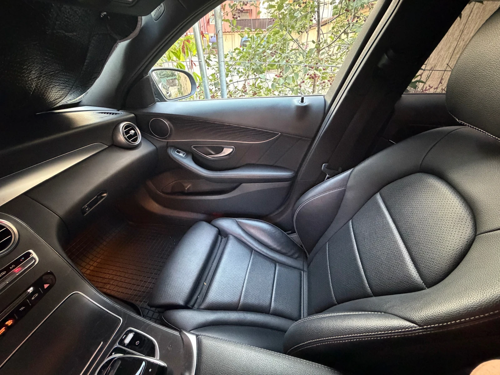 Mercedes-Benz C 200, снимка 5 - Автомобили и джипове - 55081142