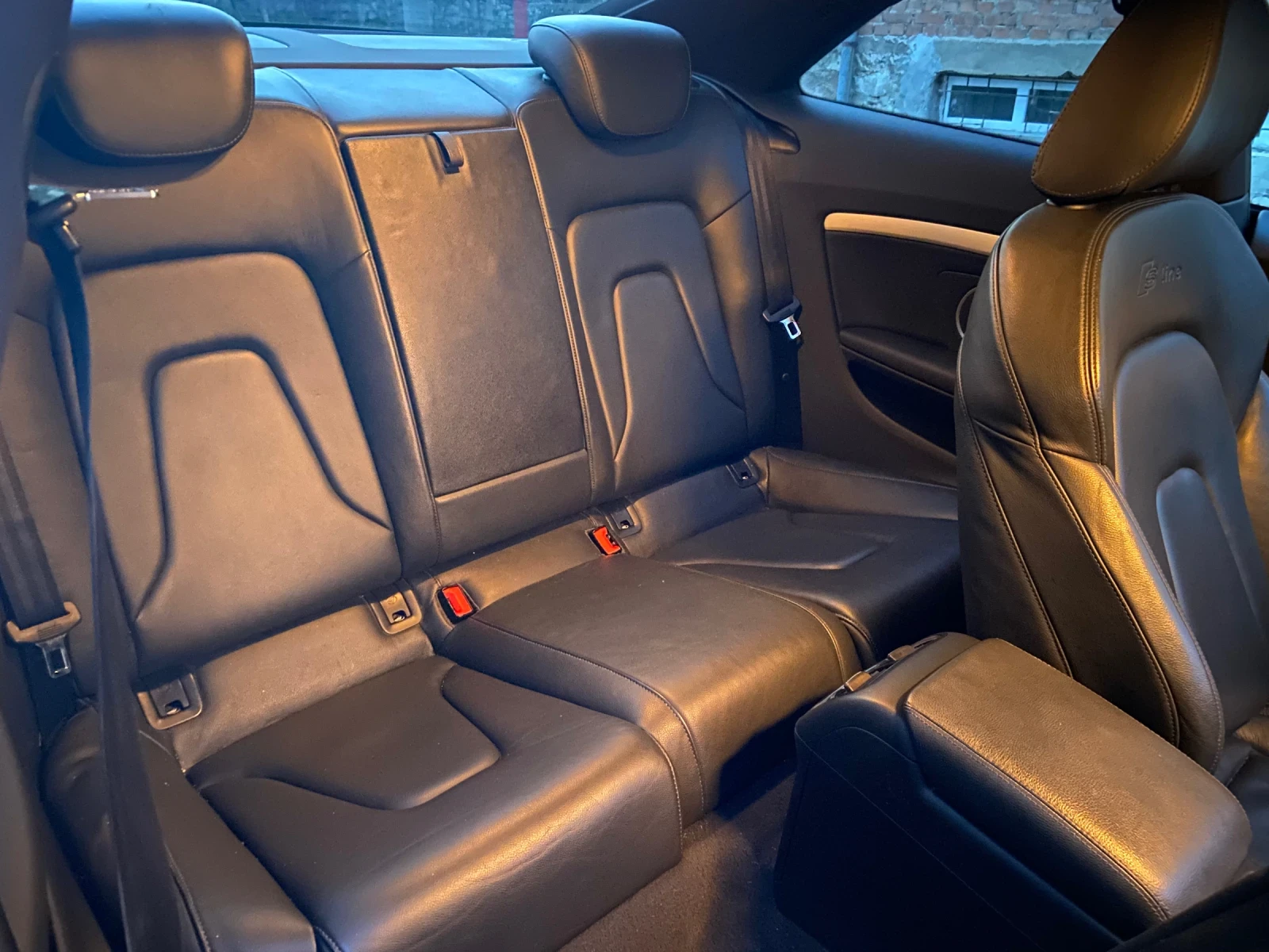 Audi A5 2.0 TDI S-Line SPECIAL EDITION , снимка 10 - Автомобили и джипове - 55421536