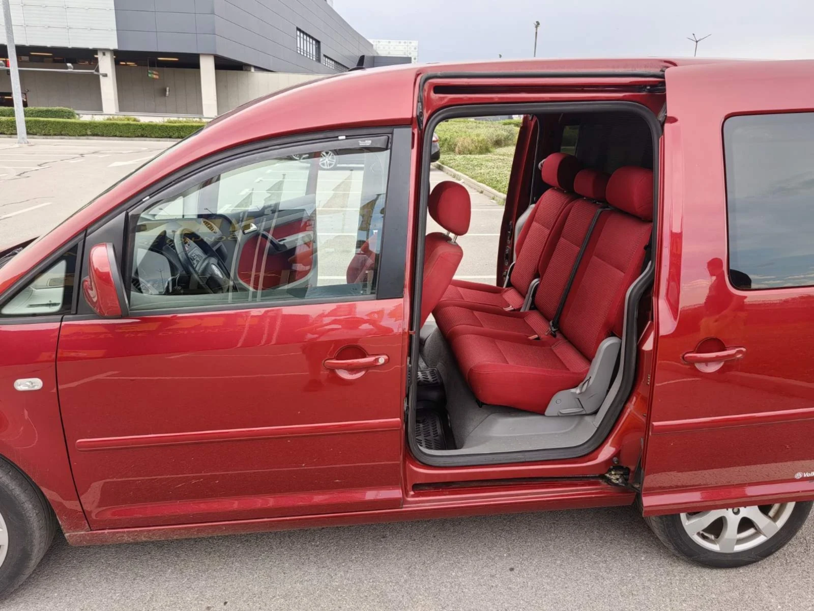 VW Caddy 1.9 TDI, снимка 10 - Автомобили и джипове - 55364775