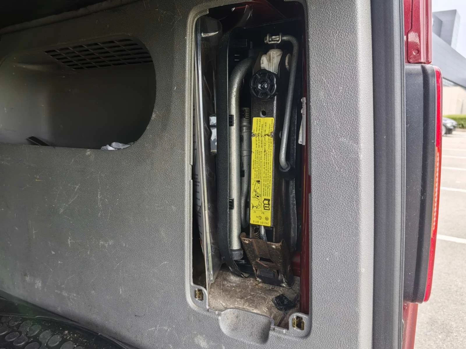VW Caddy 1.9 TDI, снимка 15 - Автомобили и джипове - 55364775