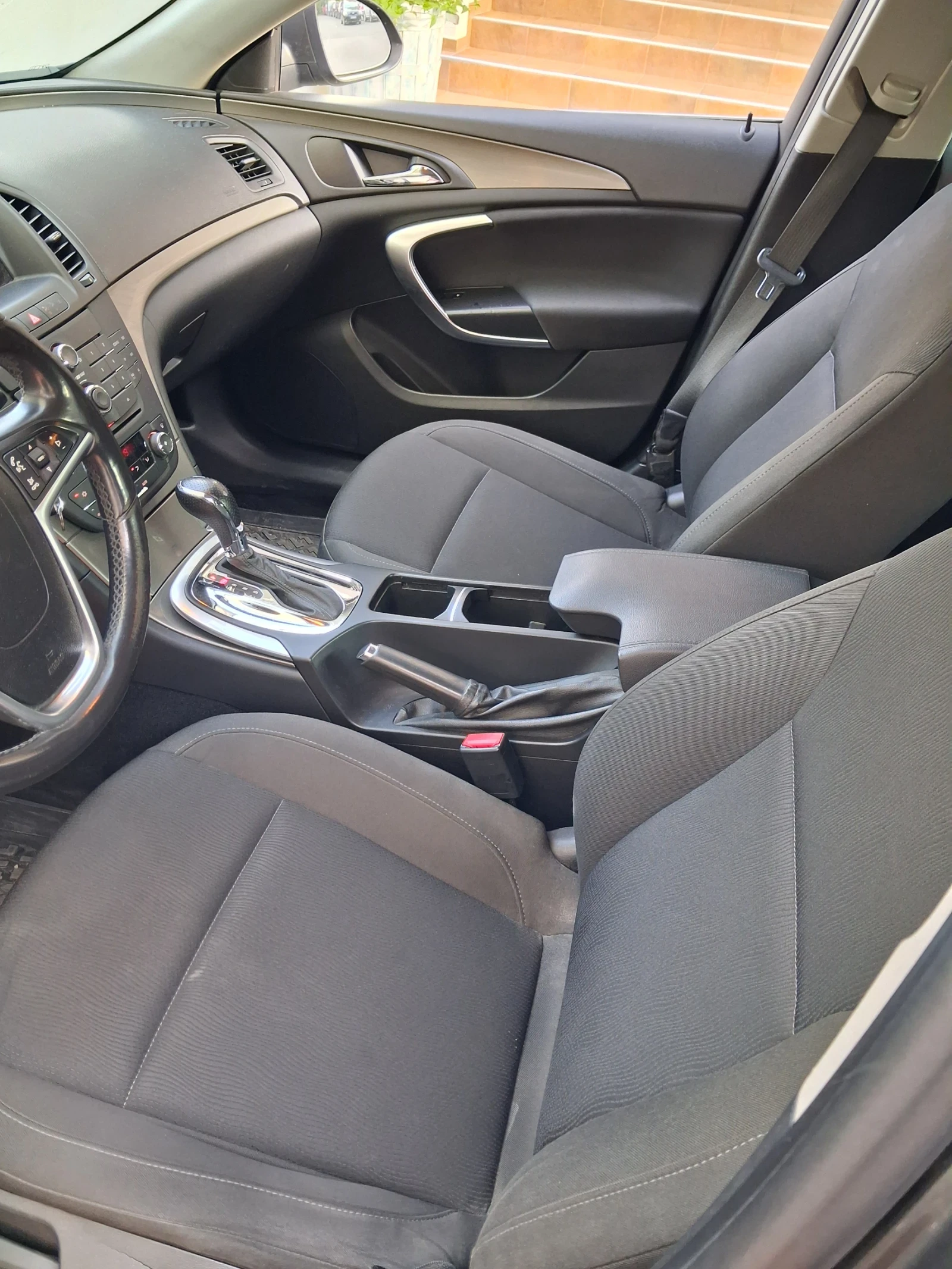 Opel Insignia, снимка 9 - Автомобили и джипове - 55564213