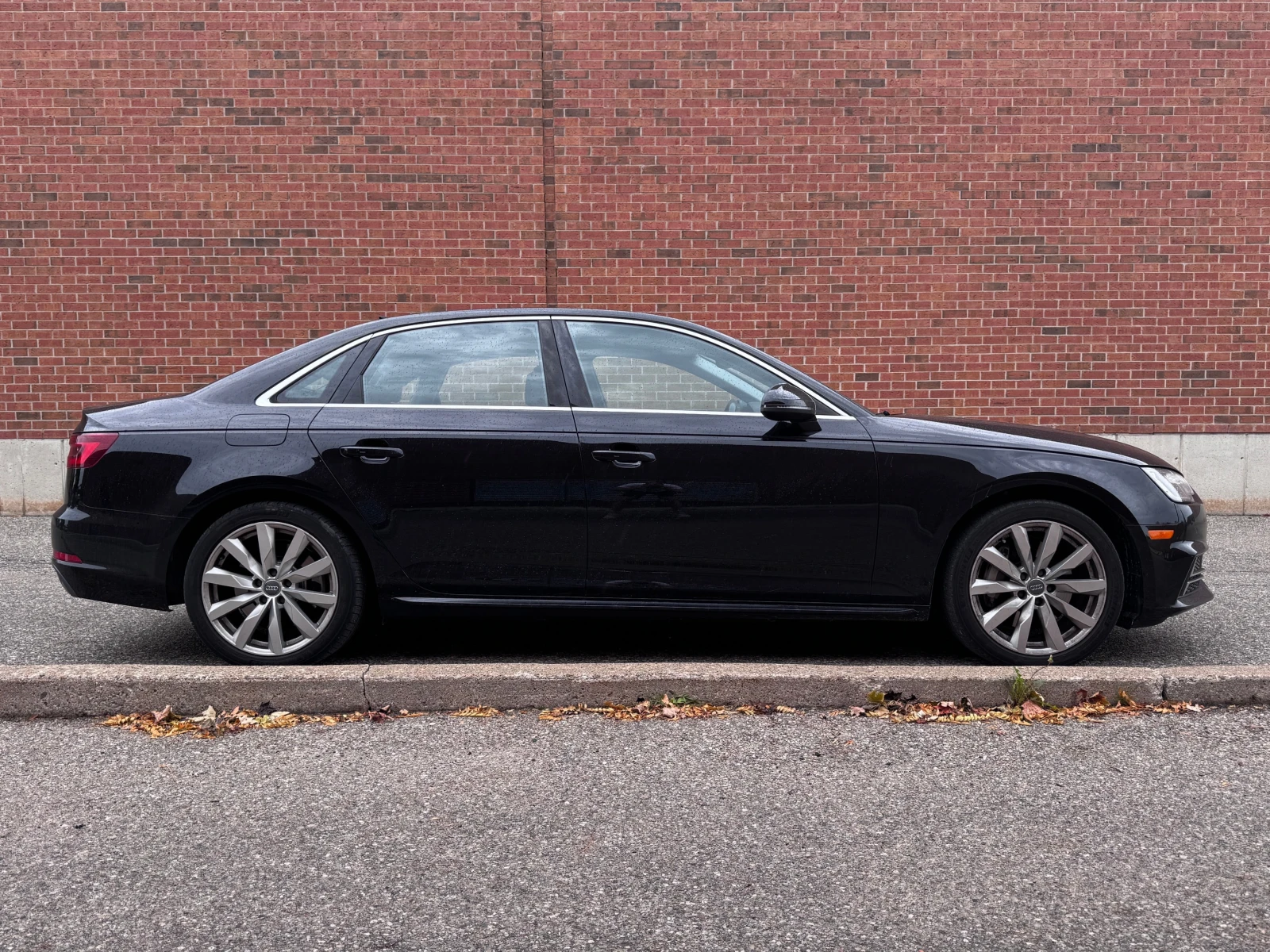 Audi A4 * KOMFORT * CARFAX * ФИНАНСИРАНЕ, снимка 17 - Автомобили и джипове - 56012834