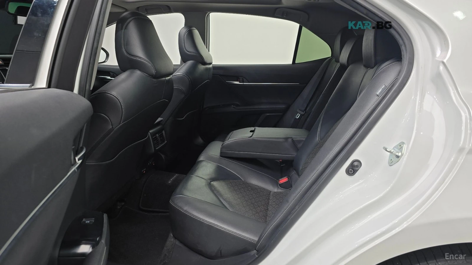 Toyota Camry 2.5/TRD LINE/KAMEPA/NAVI/KEYLESS/LANE ASSIST, снимка 17 - Автомобили и джипове - 56244828