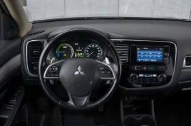 Mitsubishi Outlander Plug-in Xibrid EV, снимка 9
