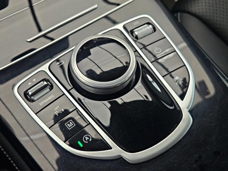 Mercedes-Benz GLC 250 ! AMG/9G TRONIC/GERMANY/PARK ASSYST/INTEL LIGHTS/L, снимка 12 - Автомобили и джипове - 51917602