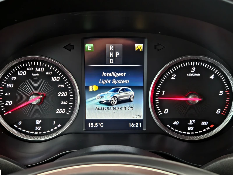 Mercedes-Benz GLC 250 ! AMG/9G TRONIC/GERMANY/PARK ASSYST/INTEL LIGHTS/L, снимка 10 - Автомобили и джипове - 51917602