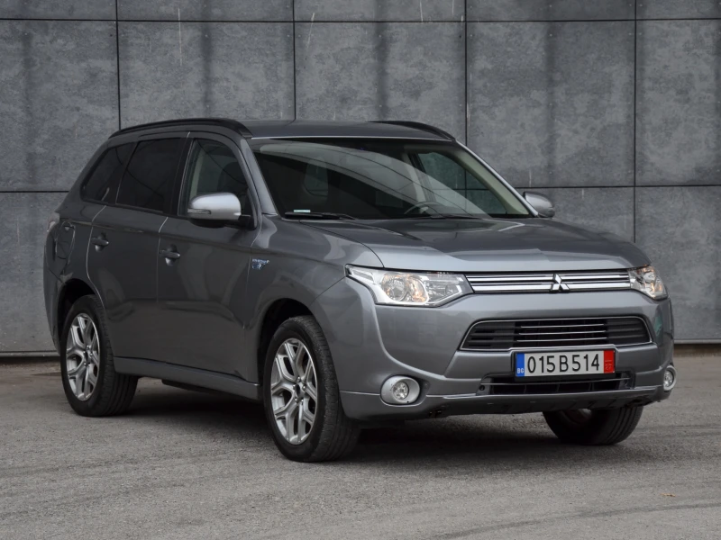 Mitsubishi Outlander Plug-in Xibrid EV, снимка 3 - Автомобили и джипове - 52429780