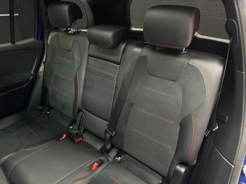 Mercedes-Benz GLB AMG* DISTRONIC* PANORAMA* 360* AMBIENT* , снимка 17 - Автомобили и джипове - 52685275