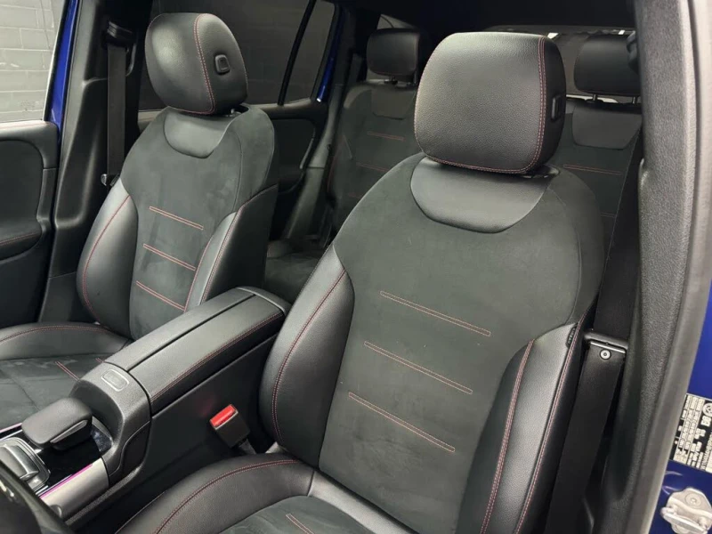 Mercedes-Benz GLB AMG* DISTRONIC* PANORAMA* 360* AMBIENT* , снимка 15 - Автомобили и джипове - 52685275