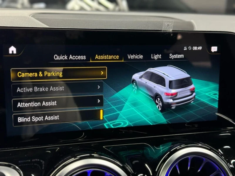 Mercedes-Benz GLB AMG* DISTRONIC* PANORAMA* 360* AMBIENT* , снимка 11 - Автомобили и джипове - 52685275