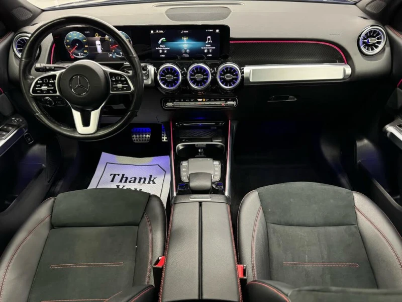 Mercedes-Benz GLB AMG* DISTRONIC* PANORAMA* 360* AMBIENT* , снимка 8 - Автомобили и джипове - 52685275
