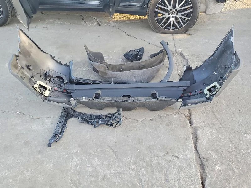 Mercedes-Benz GLC 350 HYBRID / ЦЕНА ДО БЪЛГАРИЯ, снимка 13 - Автомобили и джипове - 53572093