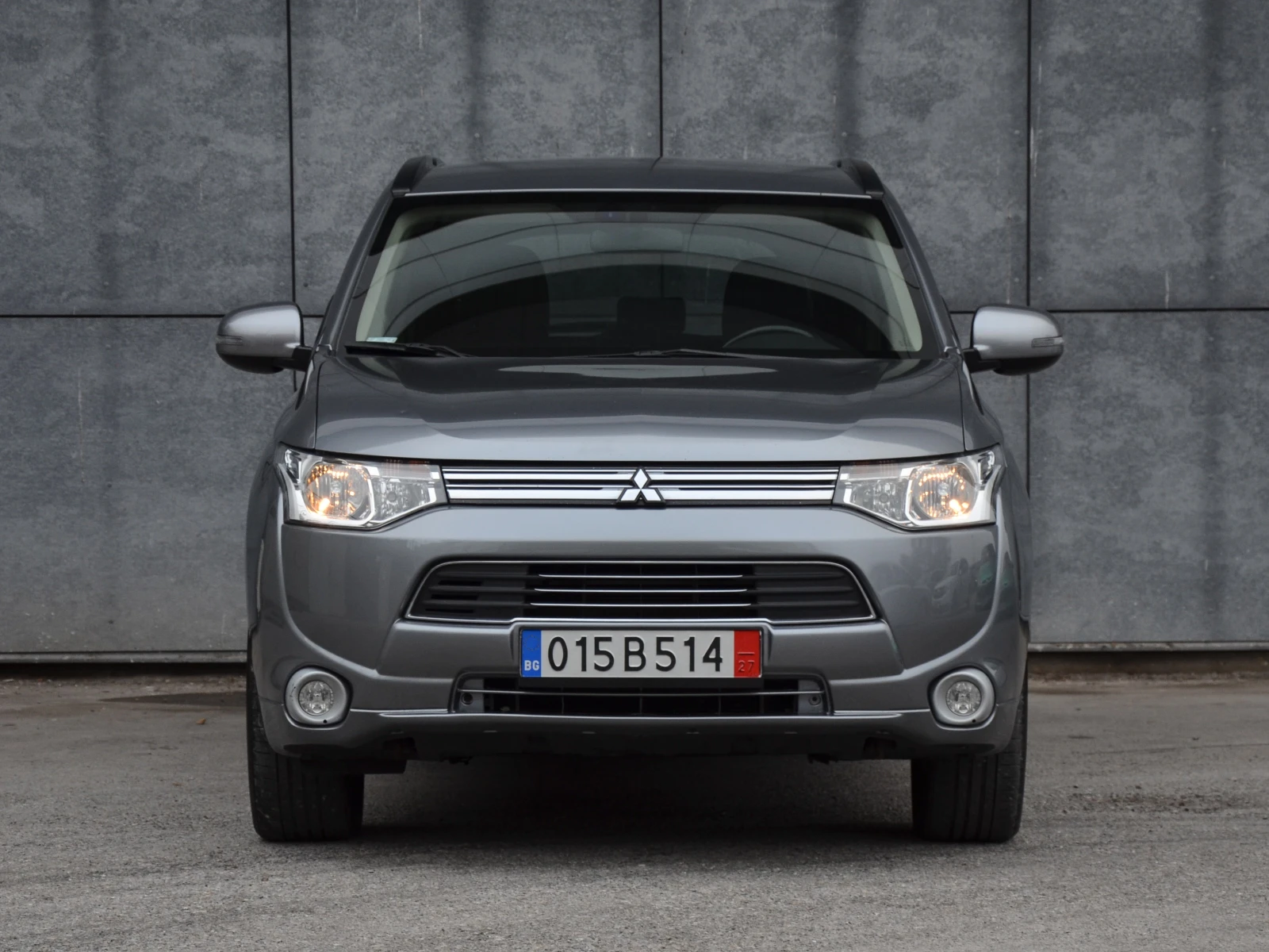 Mitsubishi Outlander Plug-in Xibrid EV - изображение 2