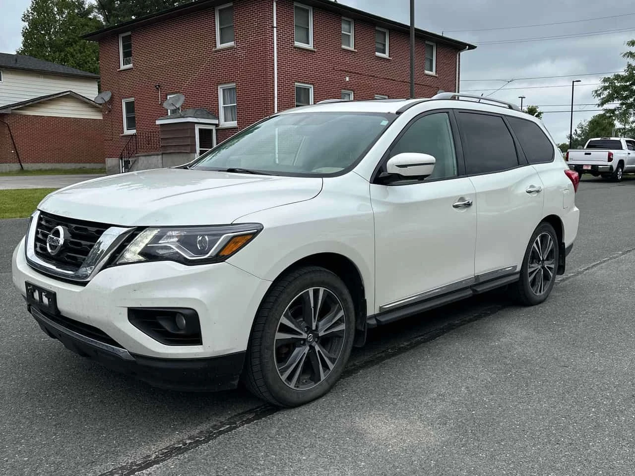 Nissan Pathfinder * 4WD 4dr Platinum* АВТОКРЕДИТ* 