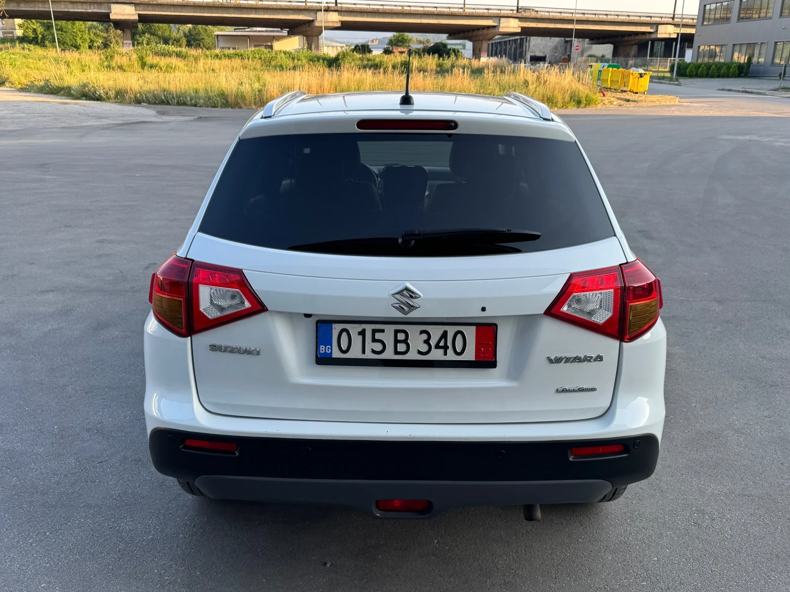 Suzuki Vitara 1.6D 120k.c. ALL GRIP * Navi * Кожа * Алкантара, снимка 4 - Автомобили и джипове - 55135160