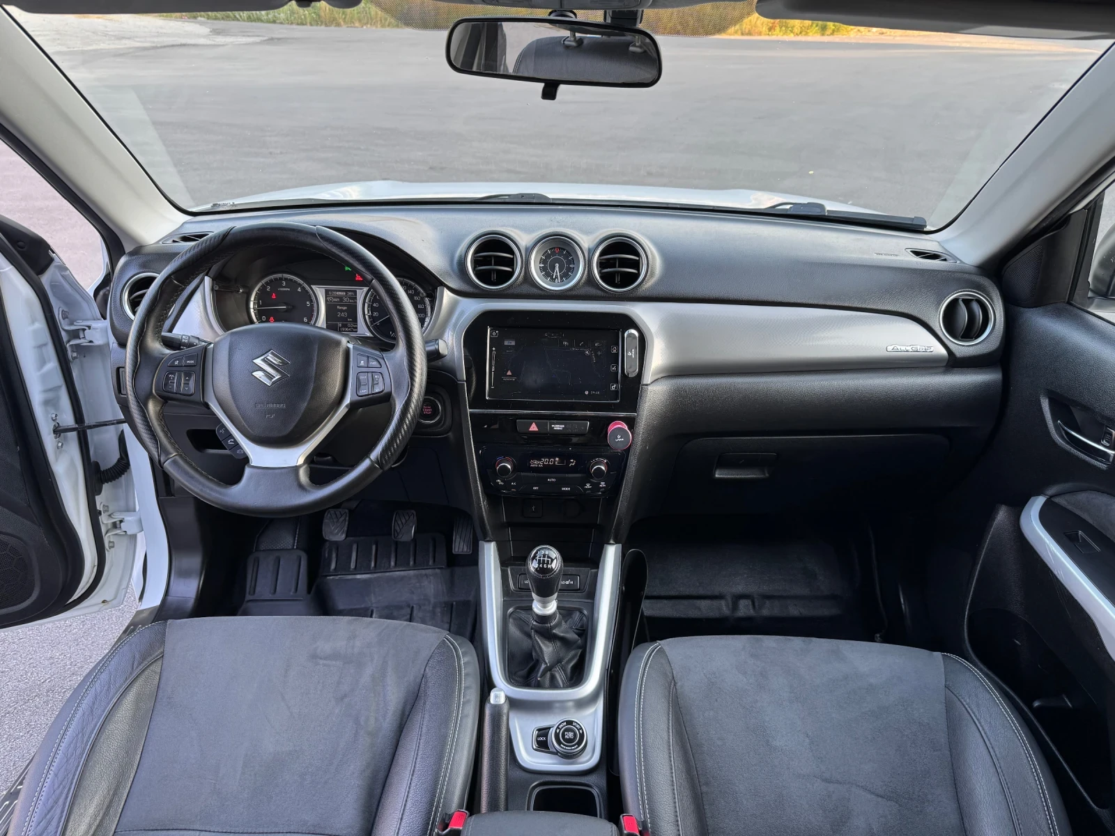 Suzuki Vitara 1.6D 120k.c. ALL GRIP * Navi * Кожа * Алкантара, снимка 16 - Автомобили и джипове - 55135160