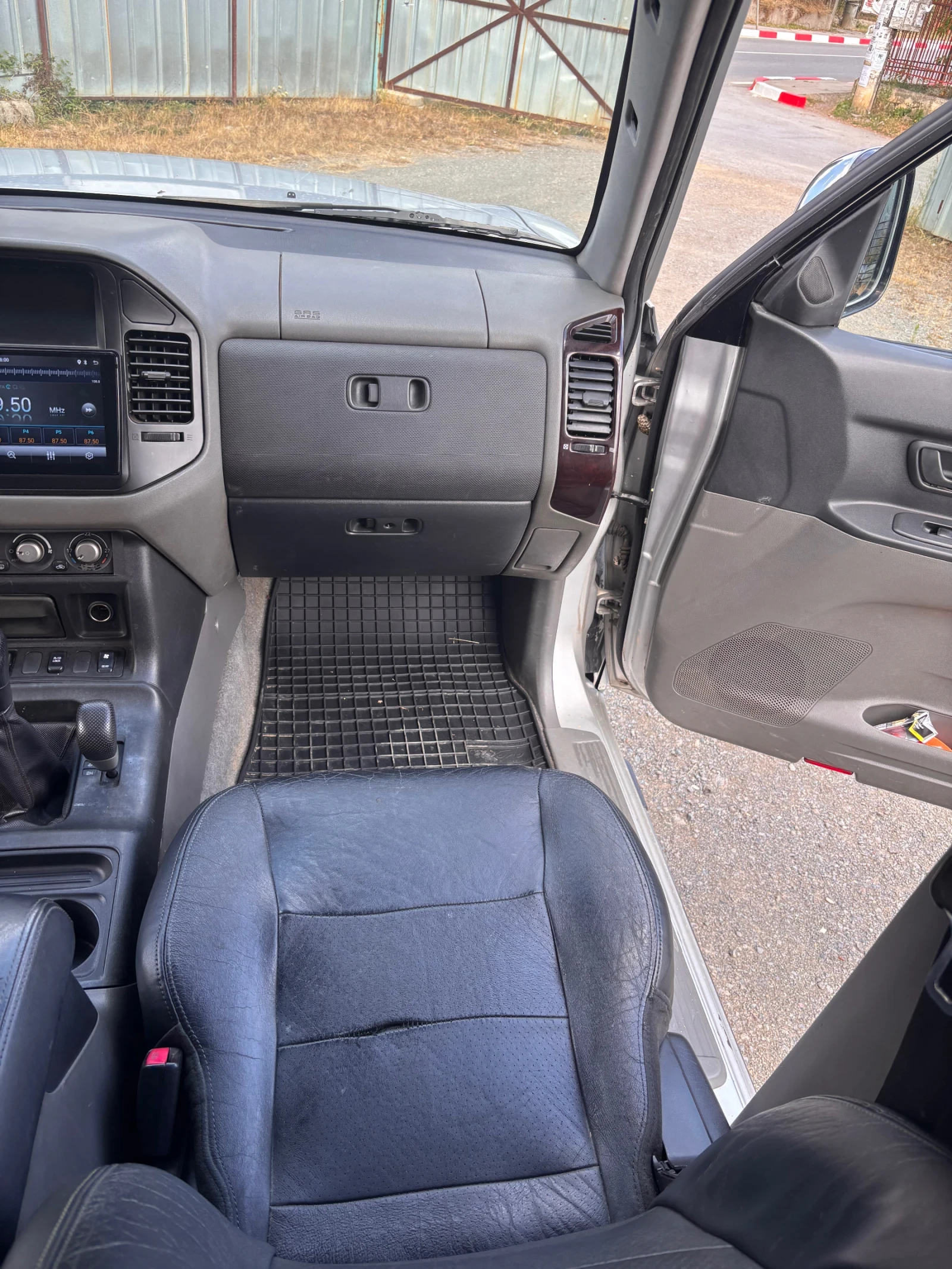 Mitsubishi Pajero, снимка 10 - Автомобили и джипове - 55413658