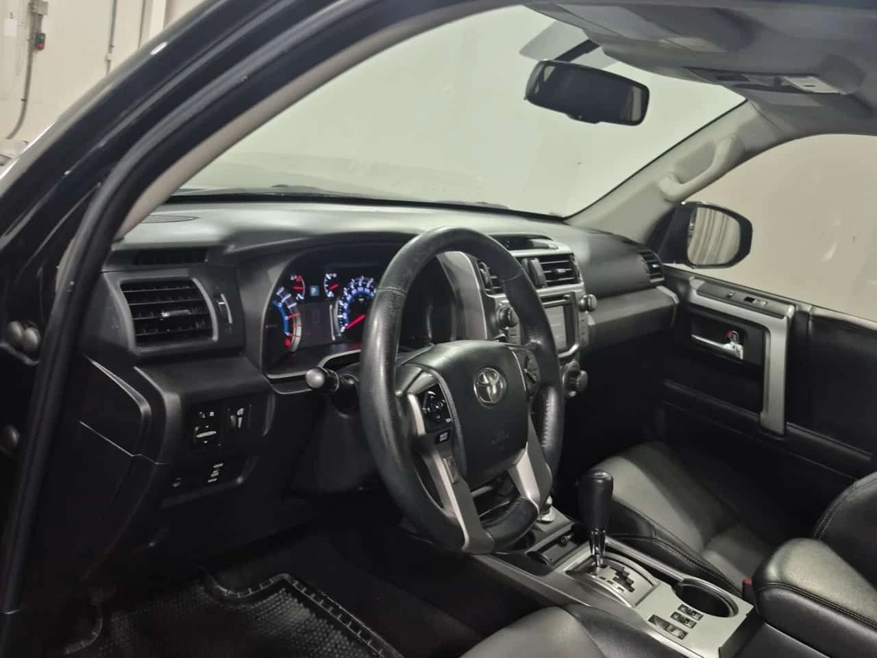 Toyota 4runner * SR5 * АВТОКРЕДИТ БЕЗ ПЪРВОНАЧАЛНА ВНОСКА* , снимка 10 - Автомобили и джипове - 55427947