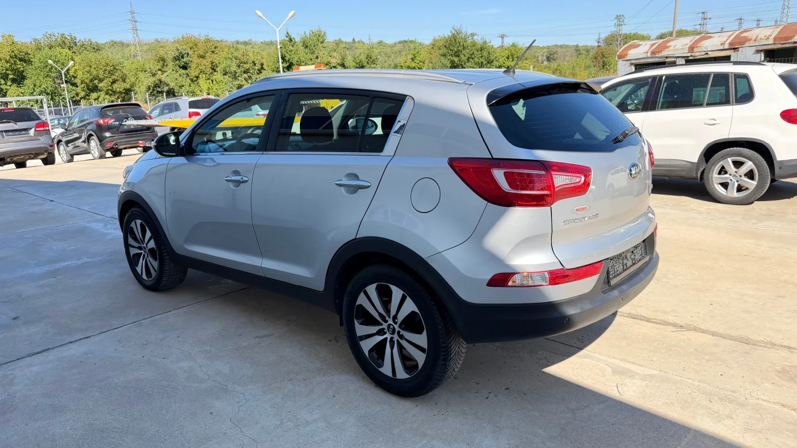 Kia Sportage 1.7crdi * Led* Navi* Facelife* UNIKAT, снимка 4 - Автомобили и джипове - 55759046