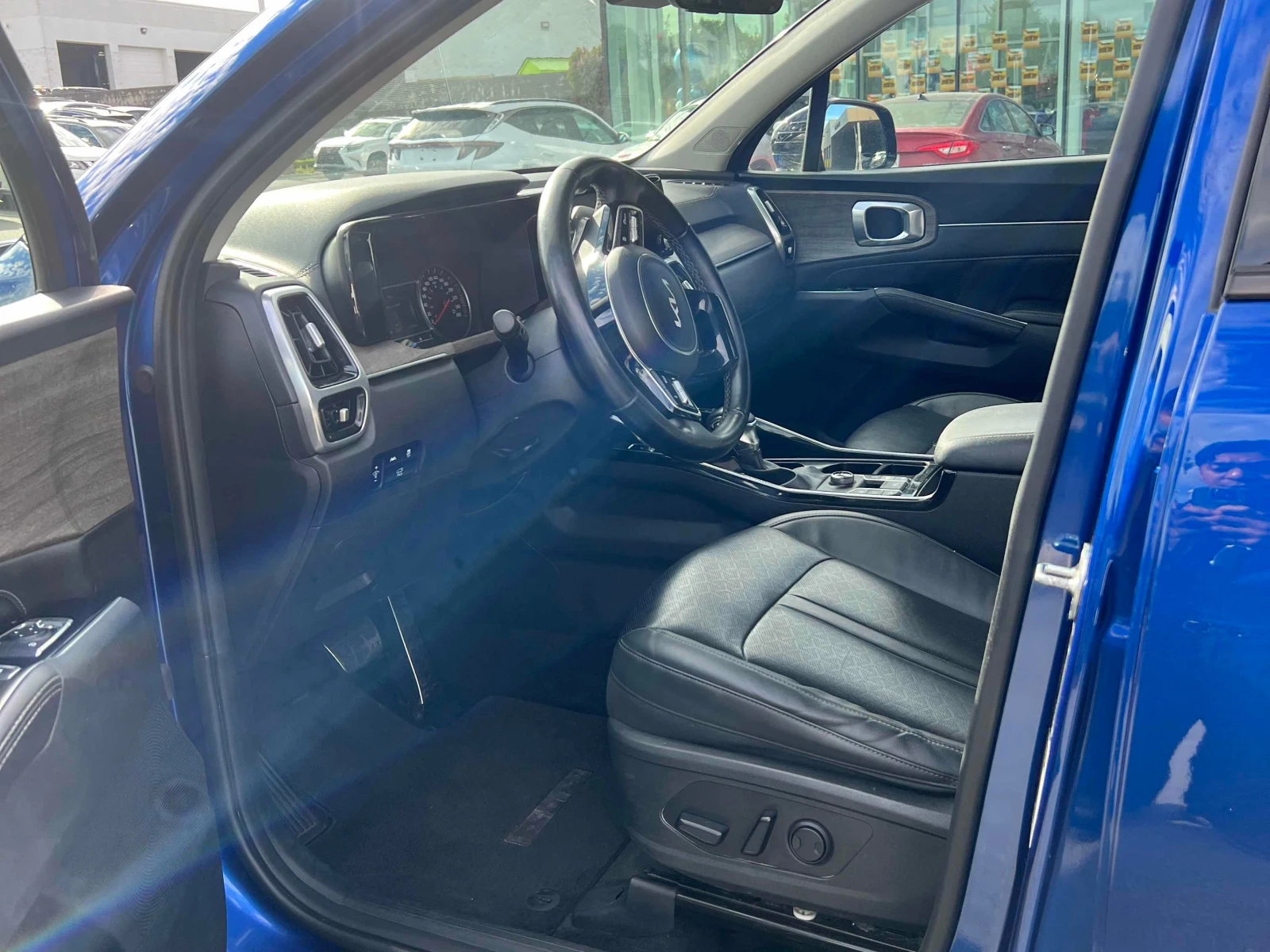 Kia Sorento EX+ AWD / Distronic / Carfax / Автокредит, снимка 5 - Автомобили и джипове - 55986701