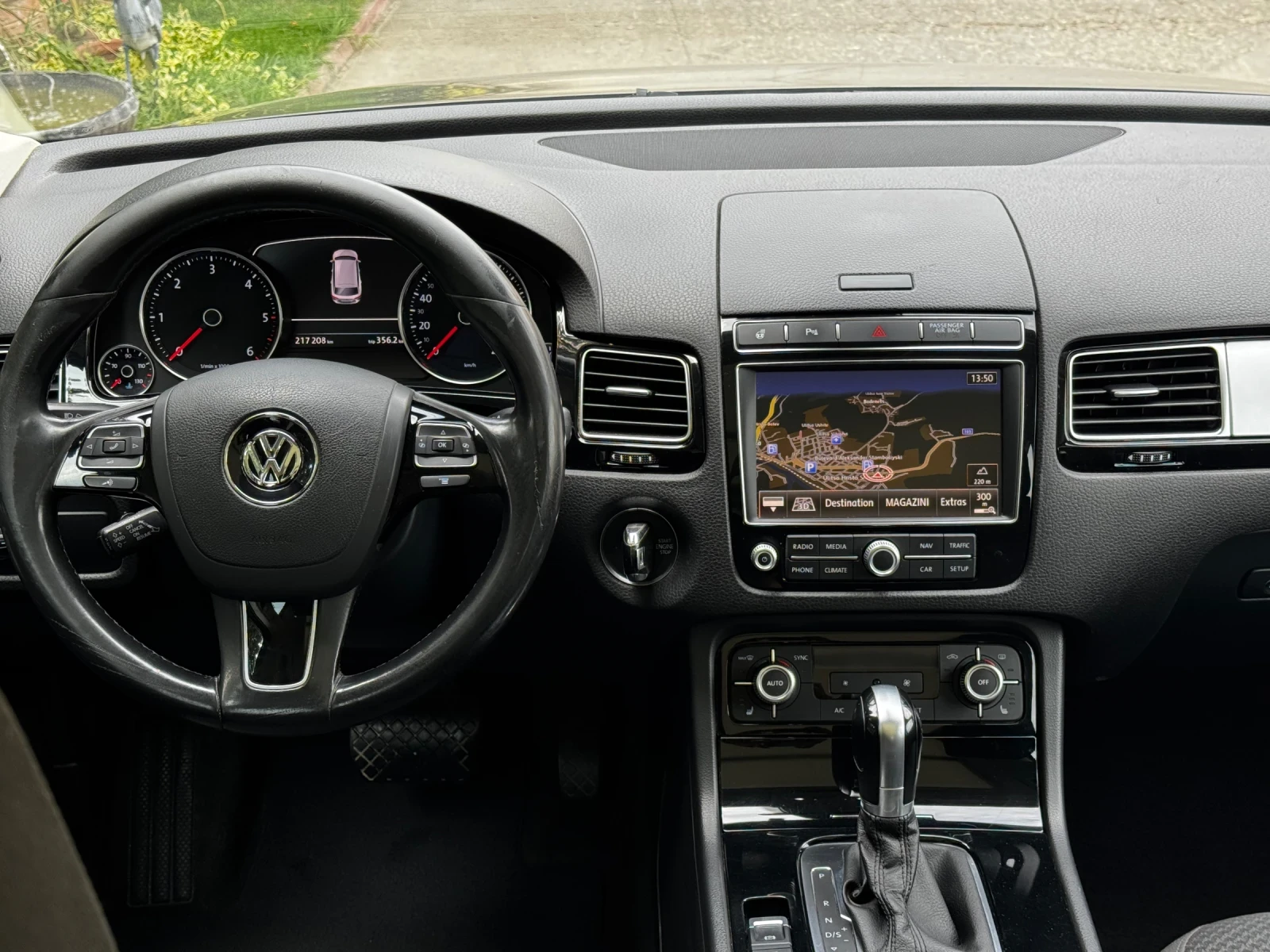 VW Touareg 3.0TDI* Facelift* 8ZF, снимка 13 - Автомобили и джипове - 56172612