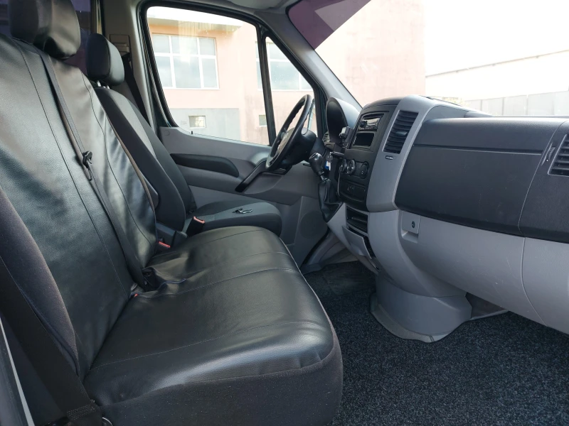 VW Crafter 2.0TDI СПЕЦИАЛЕН, снимка 7 - Бусове и автобуси - 48610016