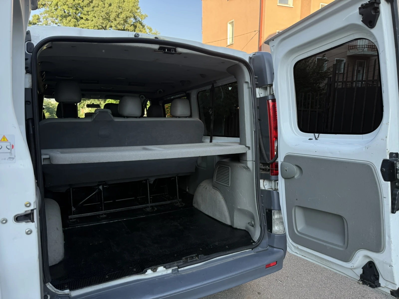 Renault Trafic 2.0DCI* 9места* МАХI* ПЕЧКА* КЛИМАТИК* , снимка 16 - Бусове и автобуси - 55286351