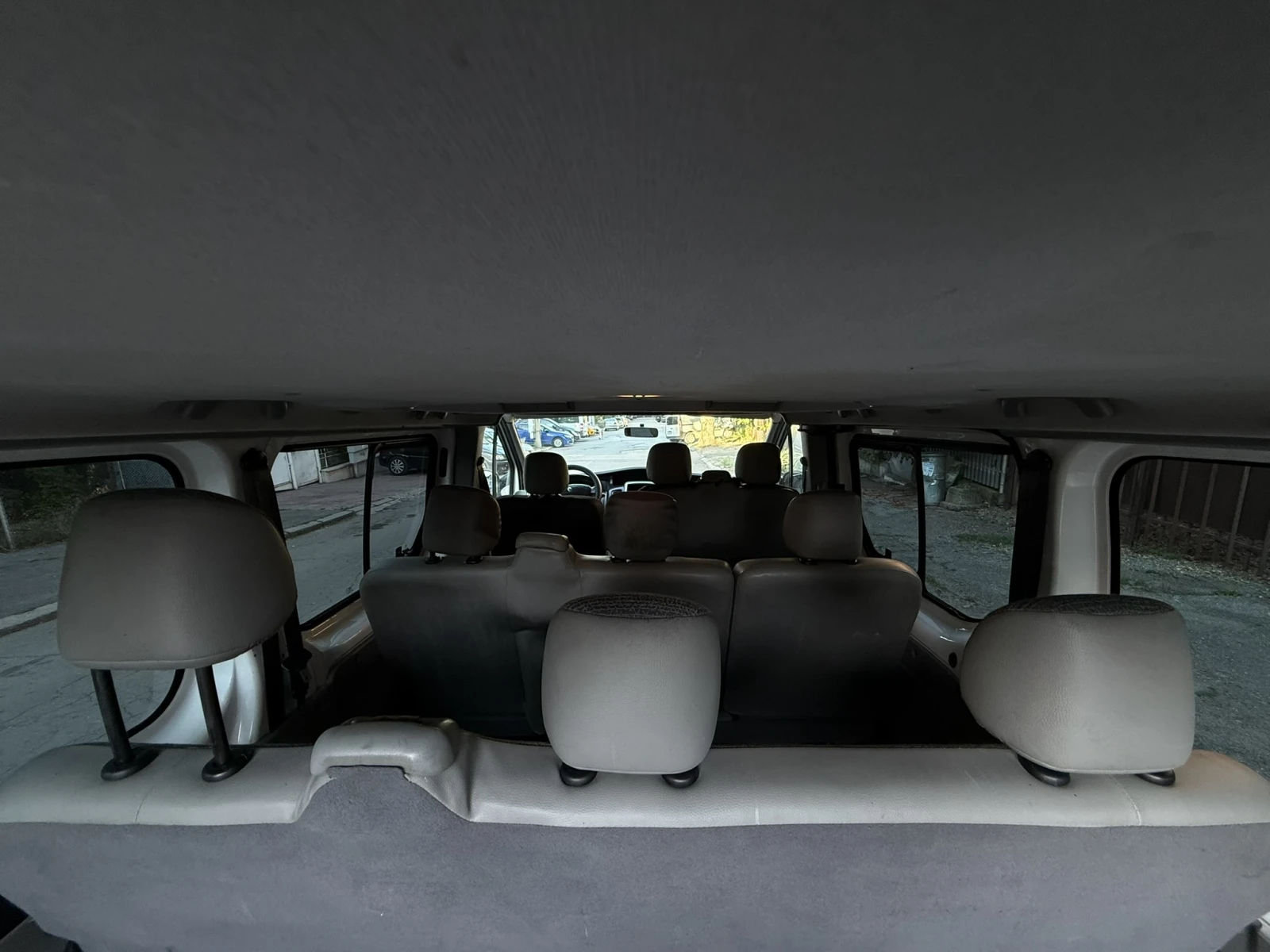 Renault Trafic 2.0DCI* 9места* МАХI* ПЕЧКА* КЛИМАТИК* , снимка 17 - Бусове и автобуси - 55286351