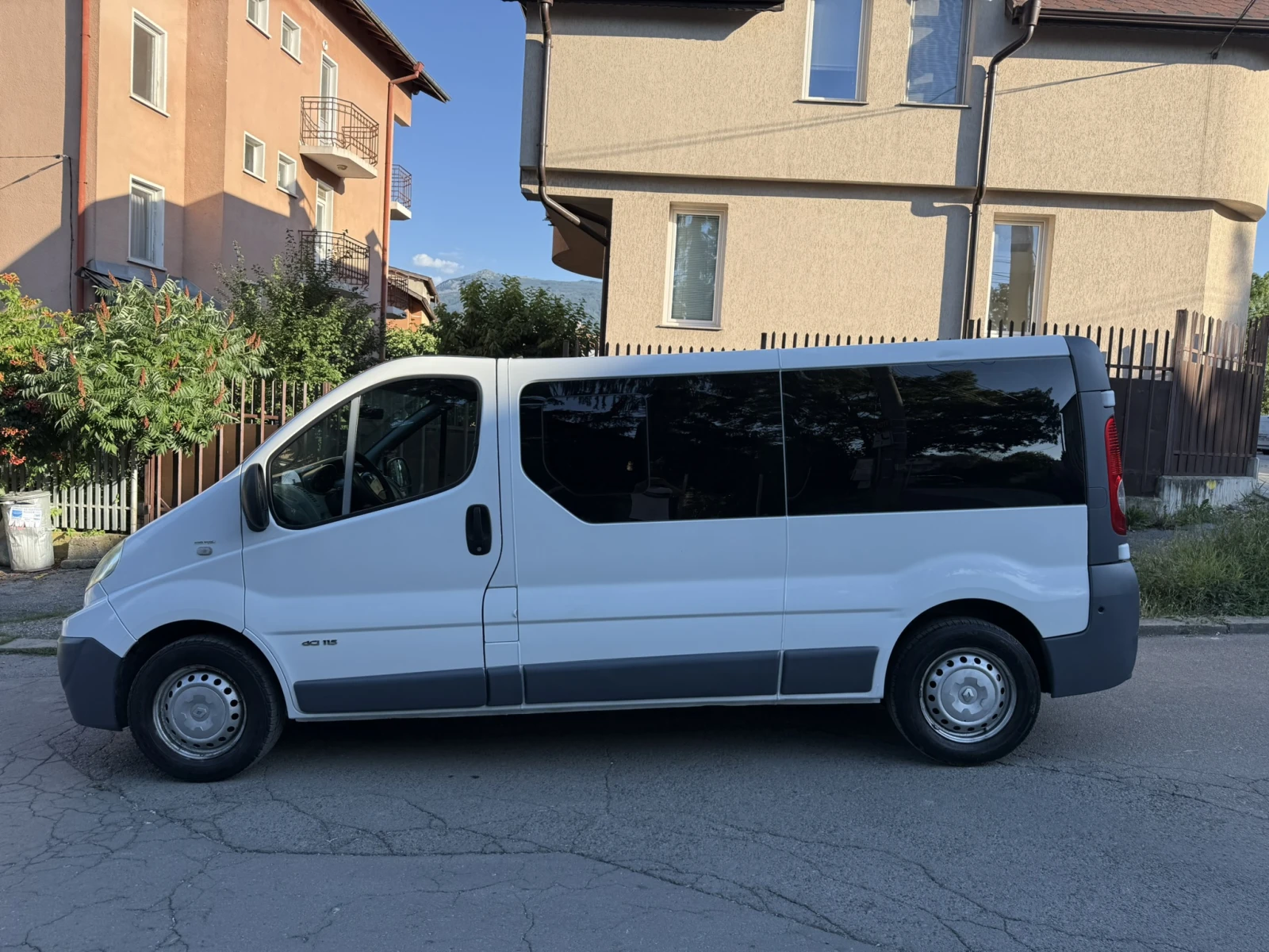 Renault Trafic 2.0DCI* 9места* МАХI* ПЕЧКА* КЛИМАТИК* , снимка 7 - Бусове и автобуси - 55286351