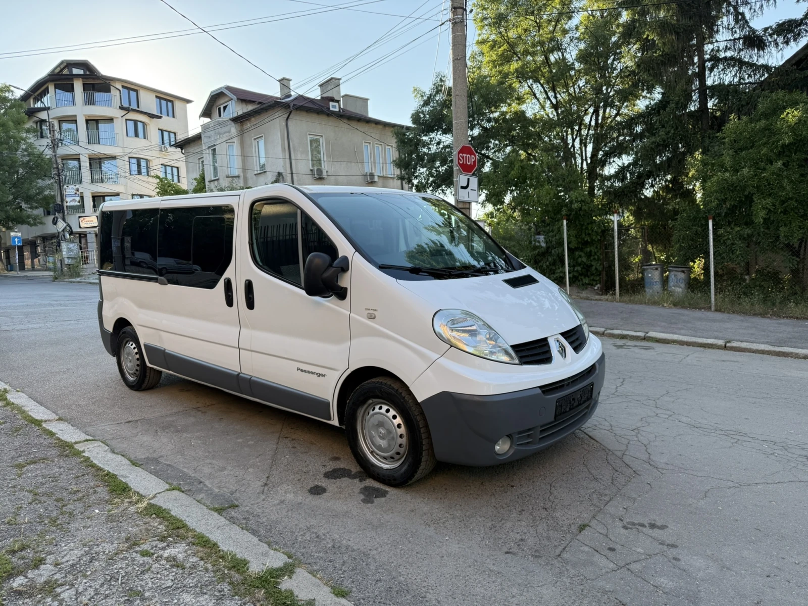 Renault Trafic 2.0DCI* 9места* МАХI* ПЕЧКА* КЛИМАТИК* , снимка 10 - Бусове и автобуси - 55286351