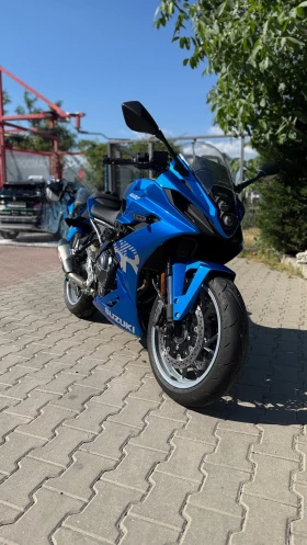 Suzuki Gsxr 8R, снимка 1