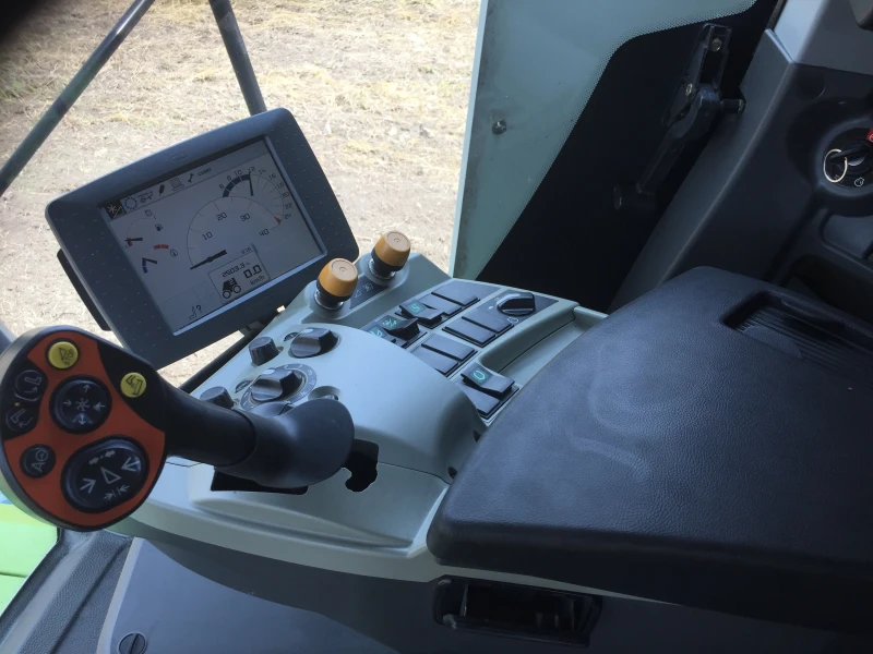 Комбайн Claas  LEXION 760 TT, снимка 6 - Селскостопанска техника - 52453175