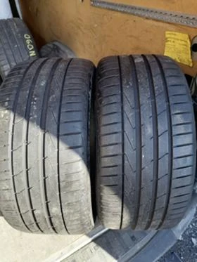 Гуми Зимни 245/40R18, снимка 1
