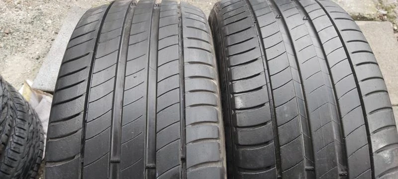 Гуми Летни 215/50R17, снимка 1 - Гуми и джанти - 32787366