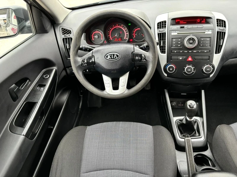 Kia Ceed 1.6CRDI Facelift, снимка 11 - Автомобили и джипове - 47998070